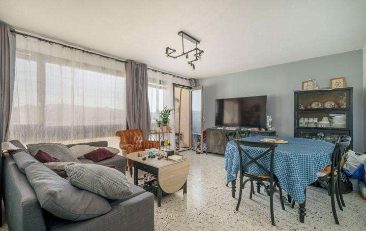 Appartement P3   MARSEILLE  71 m2 100 000 € 