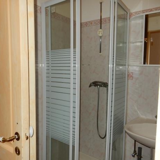  AGENCE N'DANIK : Appartement | SIMIANE-COLLONGUE (13109) | 25 m2 | 450 &euro; 