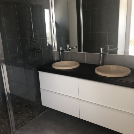  IMMOBILIERE ARTHUR : Maison / Villa | MARSEILLE (13011) | 161 m2 | 3 200 &euro; 