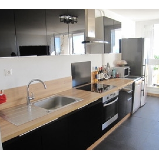  IMMOBILIERE ARTHUR : Apartment | MARSEILLE (13013) | 63 m2 | 920 € 