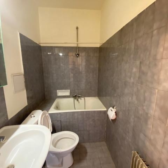  IMMOBILIERE ARTHUR : Appartement | MARSEILLE (13005) | 18 m2 | 480 € 