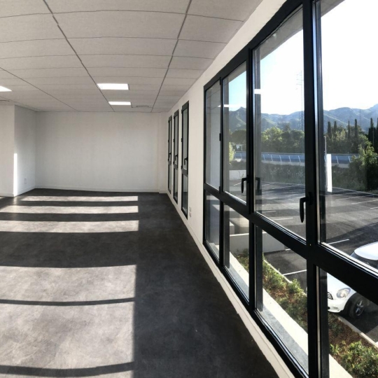  IMMOBILIERE ARTHUR : Local / Bureau | AUBAGNE (13400) | 89 m2 | 1 335 € 