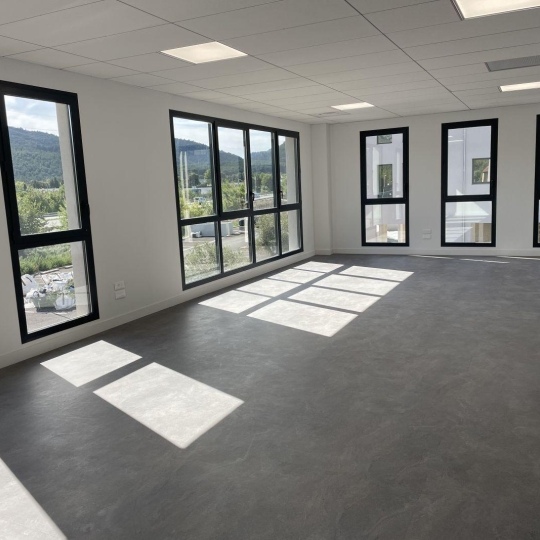  IMMOBILIERE ARTHUR : Local / Bureau | AUBAGNE (13400) | 89 m2 | 1 335 € 