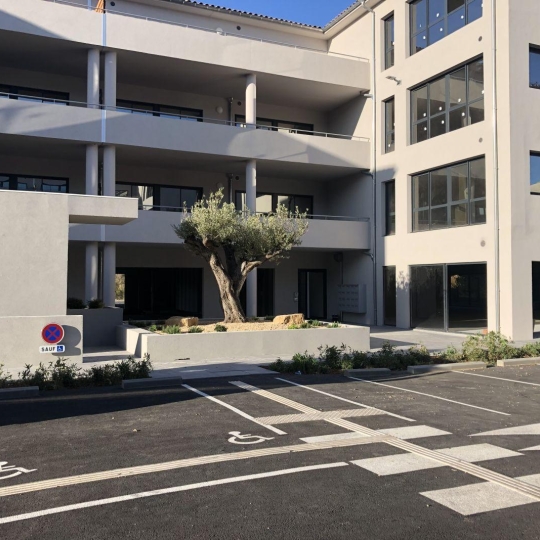  IMMOBILIERE ARTHUR : Local / Bureau | AUBAGNE (13400) | 208 m2 | 1 630 € 