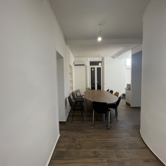  IMMOBILIERE ARTHUR : Local / Bureau | MARSEILLE (13012) | 120 m2 | 2 000 € 