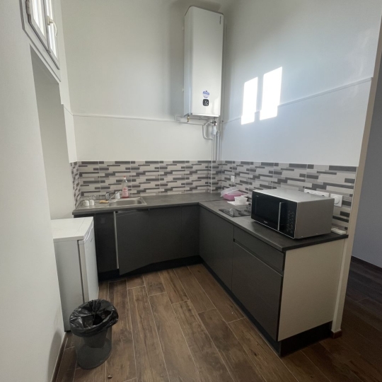  IMMOBILIERE ARTHUR : Local / Bureau | MARSEILLE (13012) | 120 m2 | 2 000 € 