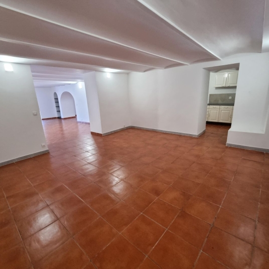  IMMOBILIERE ARTHUR : Local / Bureau | MARSEILLE (13002) | 400 m2 | 5 000 € 