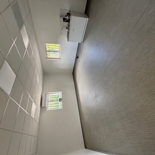  IMMOBILIERE ARTHUR : Autres | VENELLES (13770) | 800 m2 | 7 000 € 