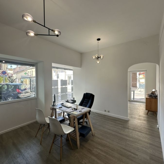  IMMOBILIERE ARTHUR : Local / Bureau | MARSEILLE (13013) | 102 m2 | 1 165 € 