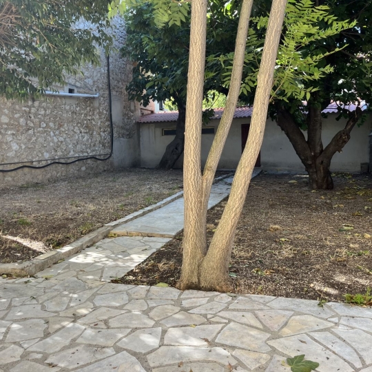  IMMOBILIERE ARTHUR : Local / Bureau | MARSEILLE (13012) | 235 m2 | 4 000 € 