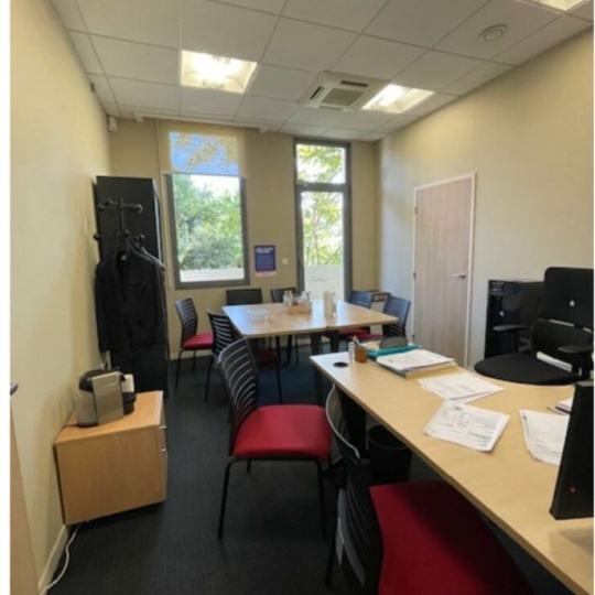  IMMOBILIERE ARTHUR : Local / Bureau | MARSEILLE (13012) | 235 m2 | 4 000 € 
