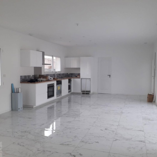 IMMOBILIERE ARTHUR : Maison / Villa | SIMIANE-COLLONGUE (13109) | 99.00m2 | 2 230 € 