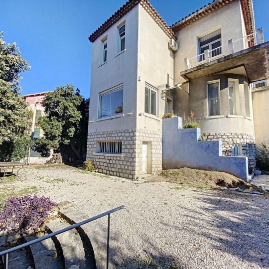  IMMOBILIERE ARTHUR : House | MARSEILLE (13012) | 200 m2 | 850 000 € 