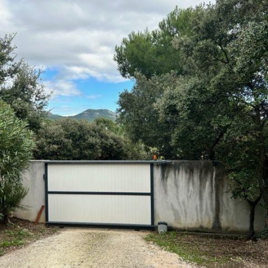  IMMOBILIERE ARTHUR : Maison / Villa | MARSEILLE (13011) | 135 m2 | 2 600 € 