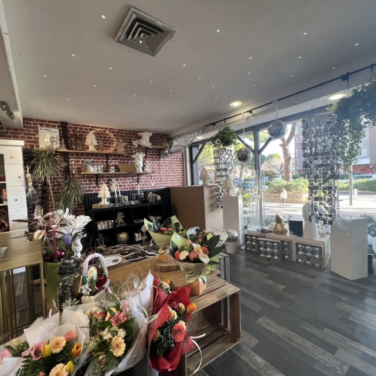  IMMOBILIERE ARTHUR : Commercial | PLAN-DE-CUQUES (13380) | 90 m2 | 128 000 &euro; 