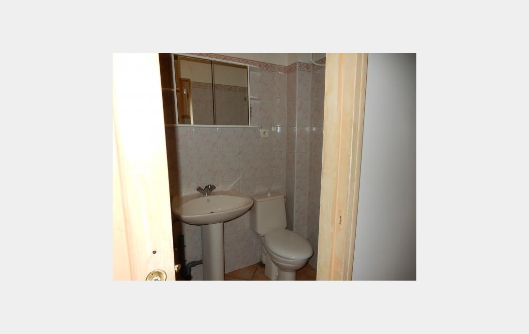 AGENCE N'DANIK : Appartement | SIMIANE-COLLONGUE (13109) | 25 m2 | 450 &euro; 