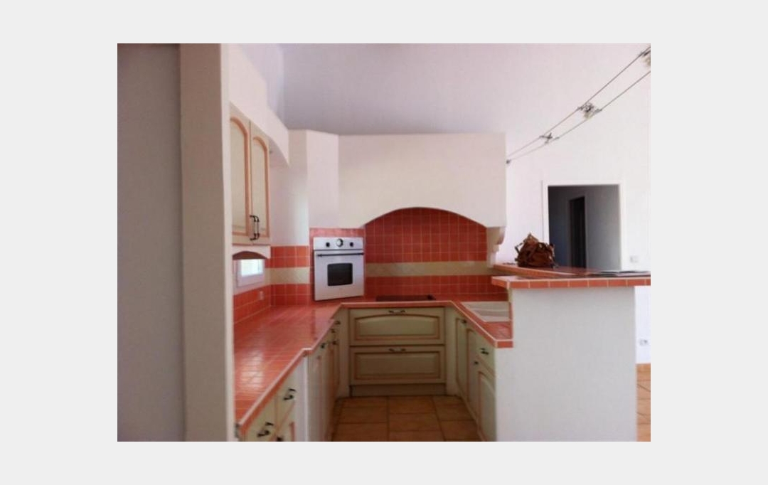 IMMOBILIERE ARTHUR : Maison / Villa | LA TOUR-D'AIGUES (84240) | 165 m2 | 1 550 &euro; 