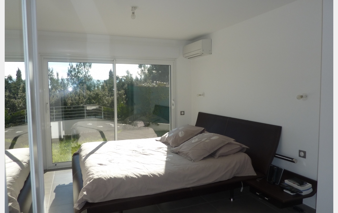IMMOBILIERE ARTHUR : Maison / Villa | MARSEILLE (13011) | 161 m2 | 3 200 &euro; 