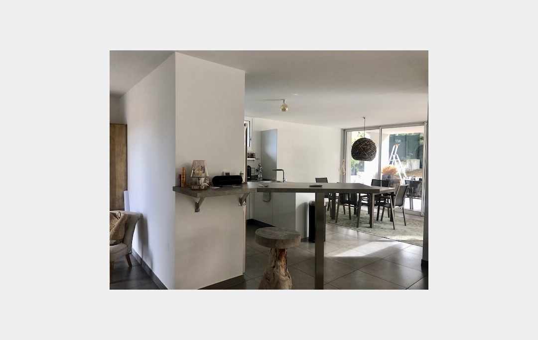 IMMOBILIERE ARTHUR : Maison / Villa | MARSEILLE (13011) | 161 m2 | 3 200 &euro; 