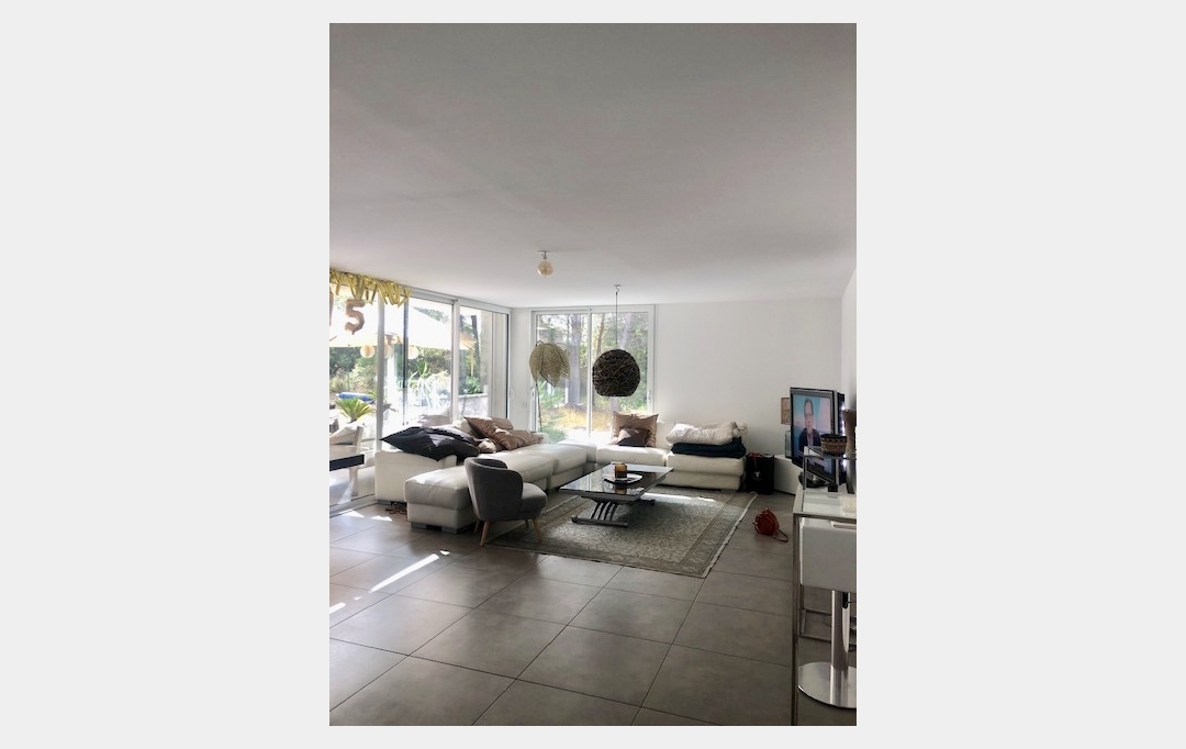 IMMOBILIERE ARTHUR : Maison / Villa | MARSEILLE (13011) | 161 m2 | 3 200 &euro; 