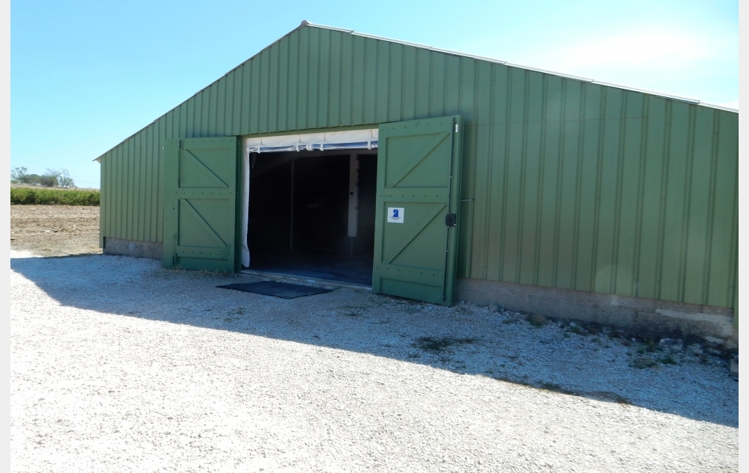 AGENCE N'DANIK : Autres | EGUILLES (13510) | 140 m2 | 1 130 &euro; 