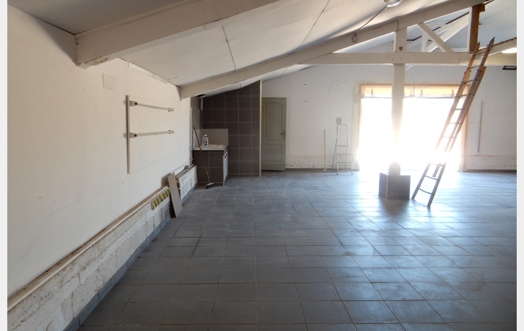 AGENCE N'DANIK : Autres | EGUILLES (13510) | 140 m2 | 1 130 &euro; 