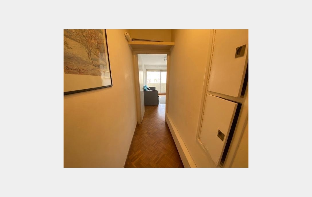 IMMOBILIERE ARTHUR : Appartement | MARSEILLE (13005) | 18 m2 | 480 € 