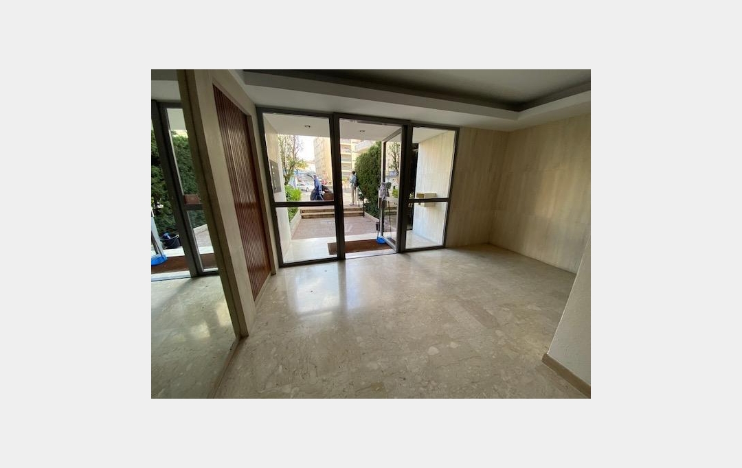 IMMOBILIERE ARTHUR : Appartement | MARSEILLE (13005) | 18 m2 | 480 € 