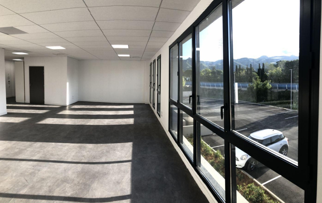 IMMOBILIERE ARTHUR : Local / Bureau | AUBAGNE (13400) | 89 m2 | 1 335 € 