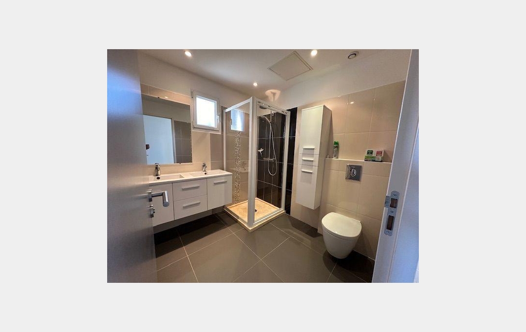 IMMOBILIERE ARTHUR : Maison / Villa | MARSEILLE (13011) | 135 m2 | 2 800 € 