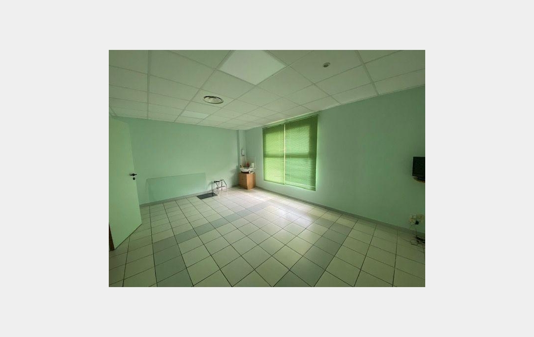 IMMOBILIERE ARTHUR : Office | PLAN-DE-CUQUES (13380) | 81 m2 | 1 650 € 