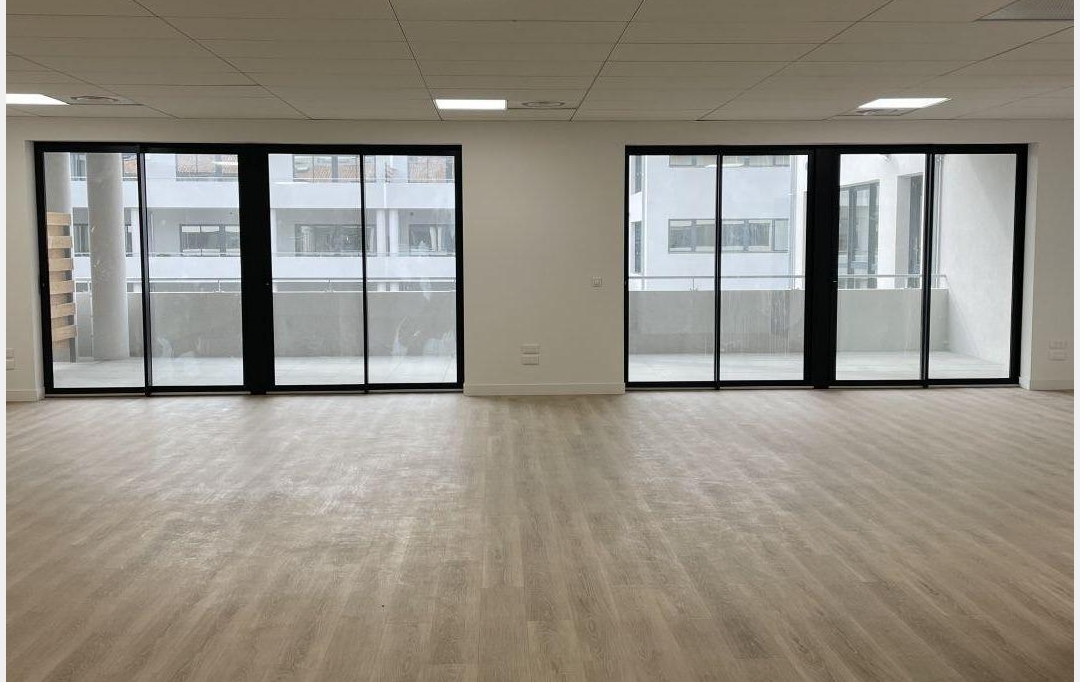 IMMOBILIERE ARTHUR : Local / Bureau | AUBAGNE (13400) | 104 m2 | 1 733 € 