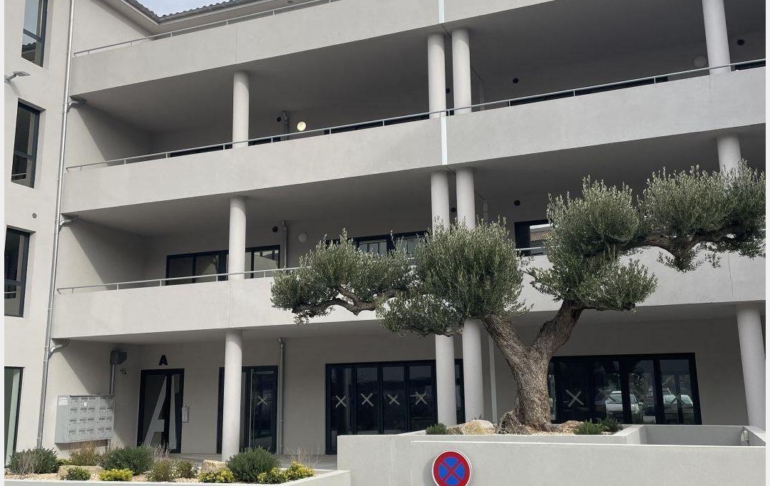 IMMOBILIERE ARTHUR : Local / Bureau | AUBAGNE (13400) | 104 m2 | 1 733 € 