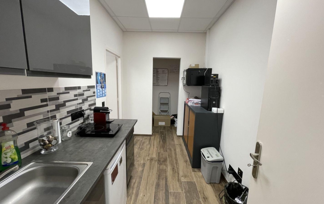 IMMOBILIERE ARTHUR : Local / Bureau | MARSEILLE (13012) | 120 m2 | 2 000 € 