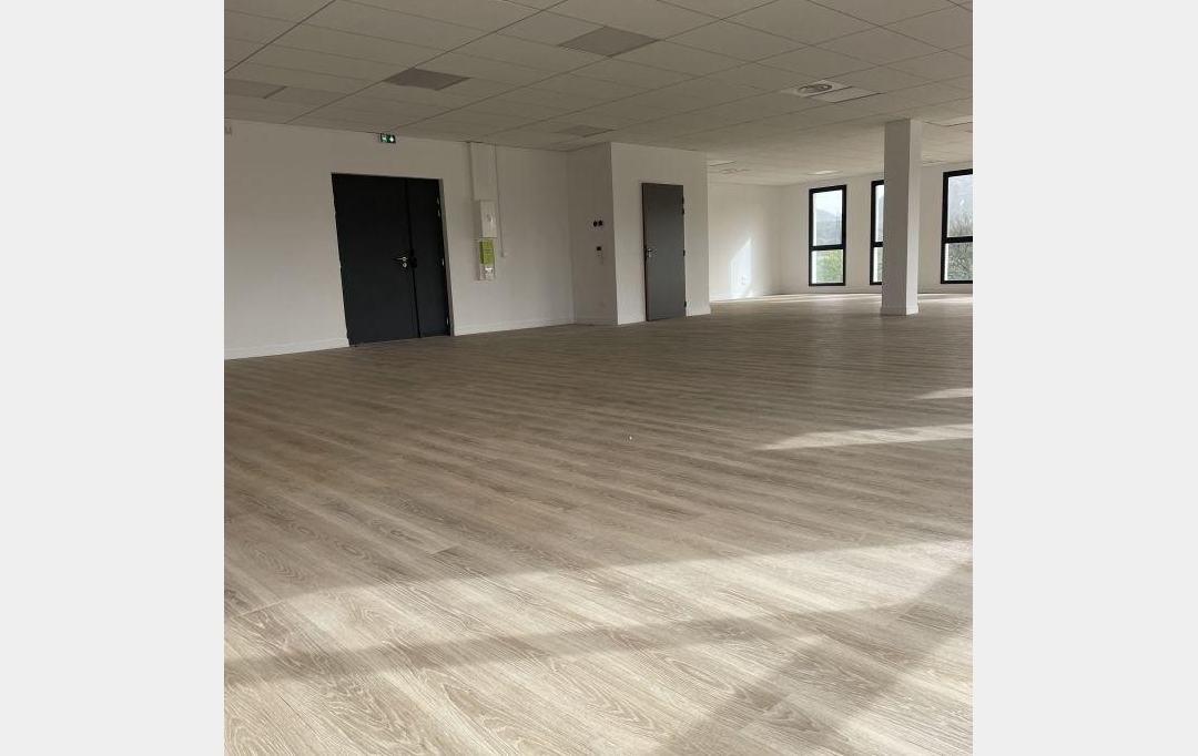 IMMOBILIERE ARTHUR : Local / Bureau | AUBAGNE (13400) | 169 m2 | 2 605 € 