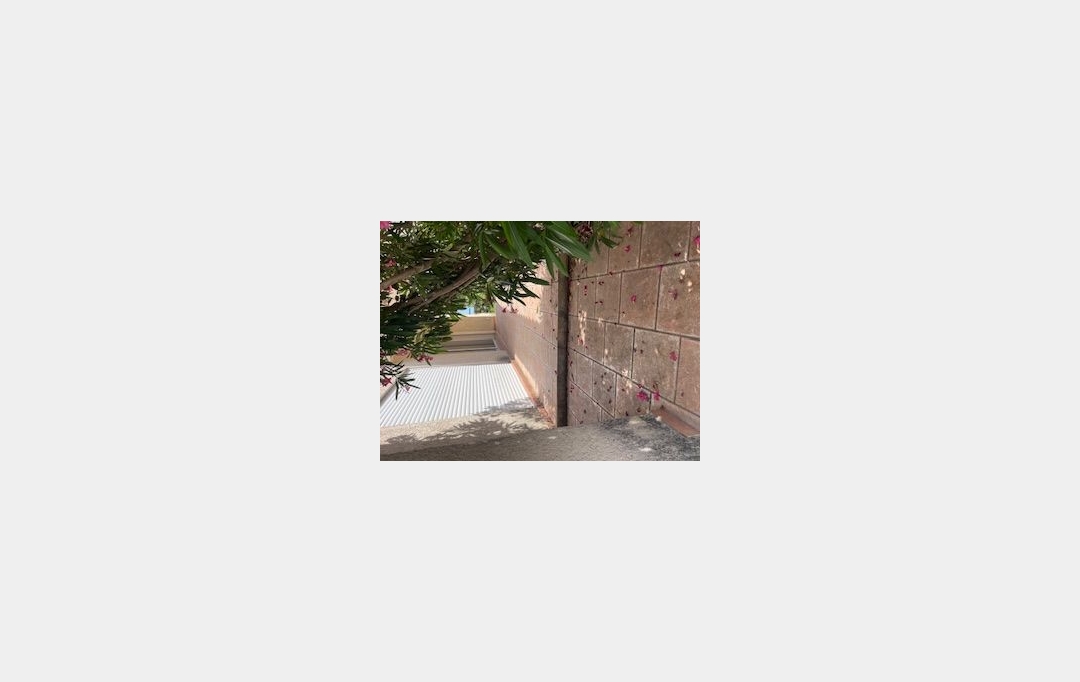 IMMOBILIERE ARTHUR : Autres | MARSEILLE (13013) | 120 m2 | 1 670 € 