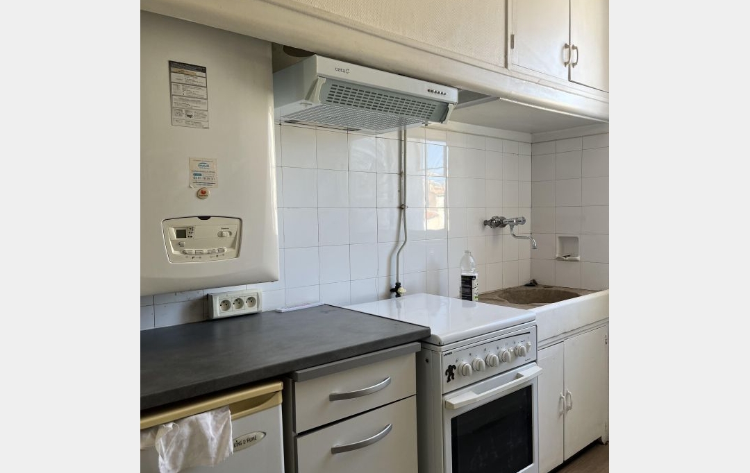 IMMOBILIERE ARTHUR : Appartement | MARSEILLE (13005) | 33 m2 | 560 &euro; 