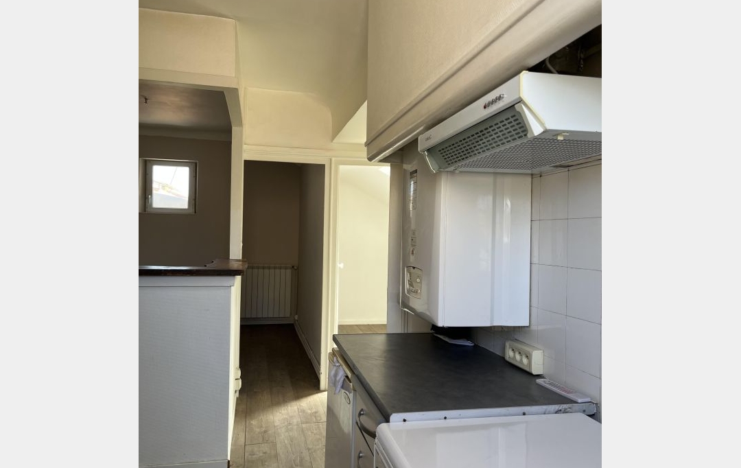 IMMOBILIERE ARTHUR : Appartement | MARSEILLE (13005) | 33 m2 | 560 &euro; 