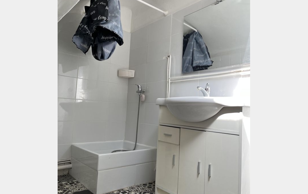 IMMOBILIERE ARTHUR : Appartement | MARSEILLE (13005) | 33 m2 | 560 &euro; 