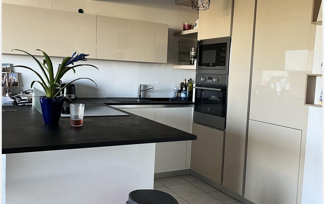 AGENCE N'DANIK : Appartement | MARSEILLE (13012) | 48 m2 | 880 &euro; 