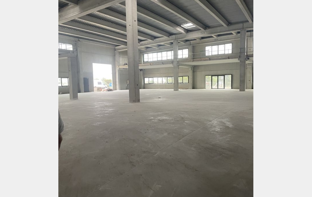 IMMOBILIERE ARTHUR : Local / Bureau | LA CIOTAT (13600) | 310 m2 | 3 229 € 
