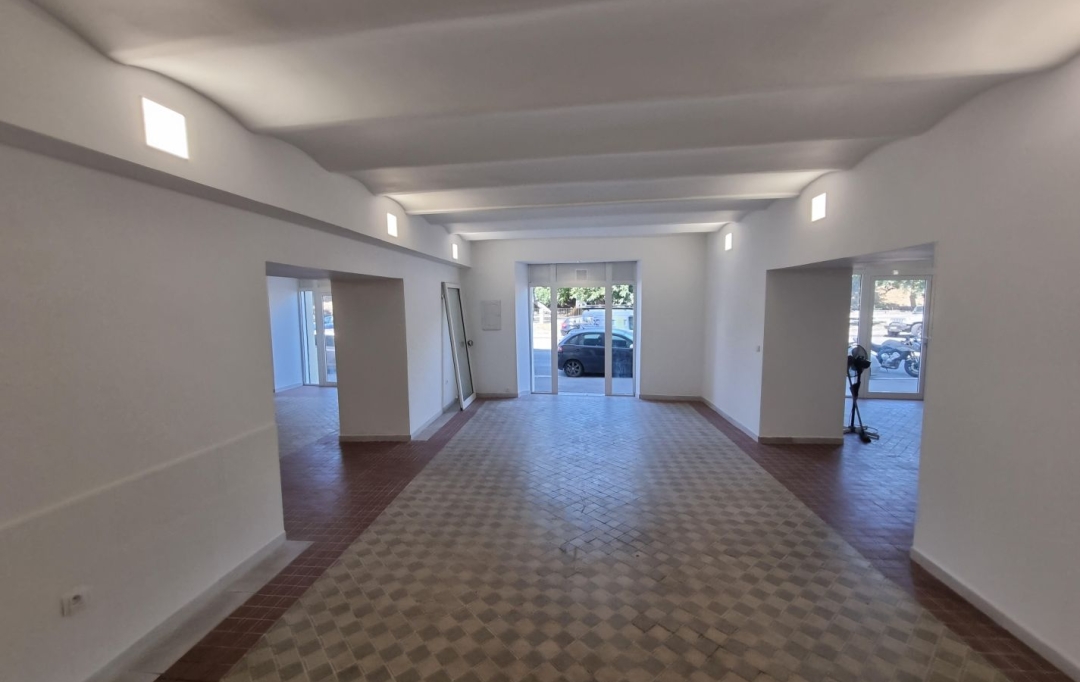 IMMOBILIERE ARTHUR : Local / Bureau | MARSEILLE (13002) | 400 m2 | 5 000 € 