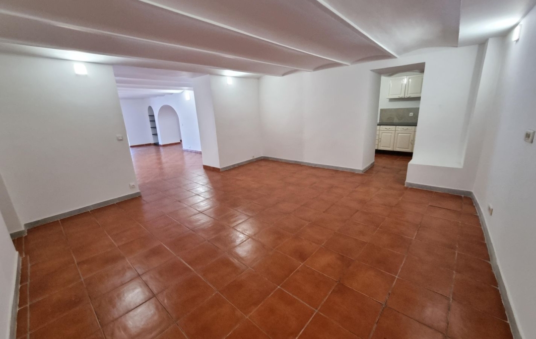 IMMOBILIERE ARTHUR : Local / Bureau | MARSEILLE (13002) | 400 m2 | 5 000 € 