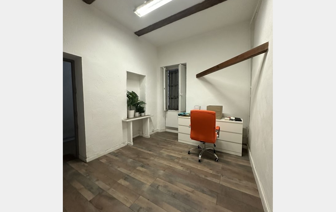 IMMOBILIERE ARTHUR : Local / Bureau | MARSEILLE (13013) | 102 m2 | 1 165 € 