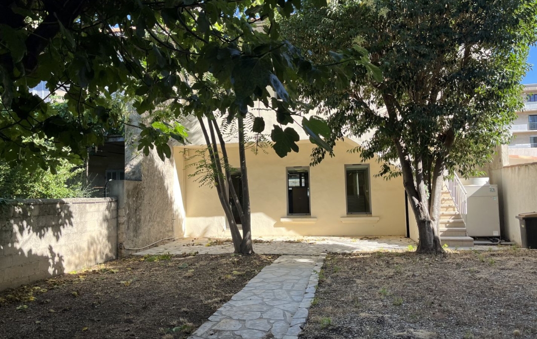 IMMOBILIERE ARTHUR : Local / Bureau | MARSEILLE (13012) | 235 m2 | 4 000 € 