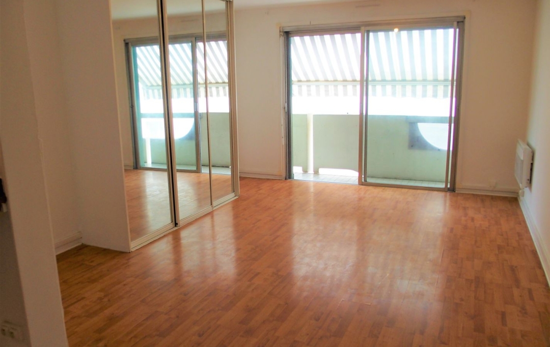 IMMOBILIERE ARTHUR : Appartement | MARSEILLE (13006) | 32 m2 | 600 &euro; 