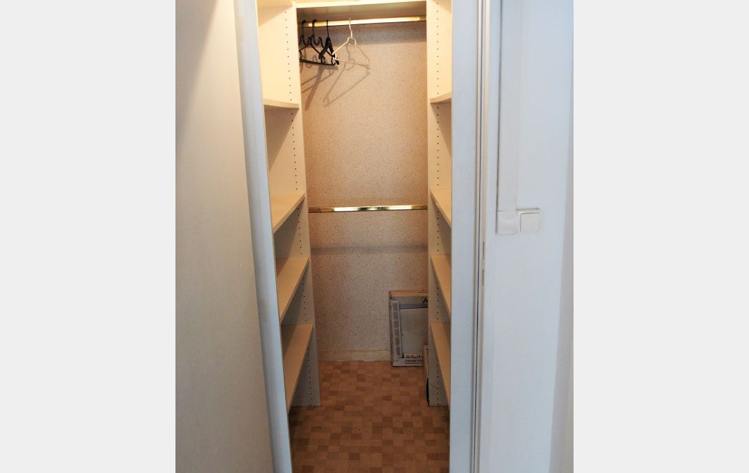 IMMOBILIERE ARTHUR : Appartement | MARSEILLE (13006) | 32 m2 | 600 &euro; 