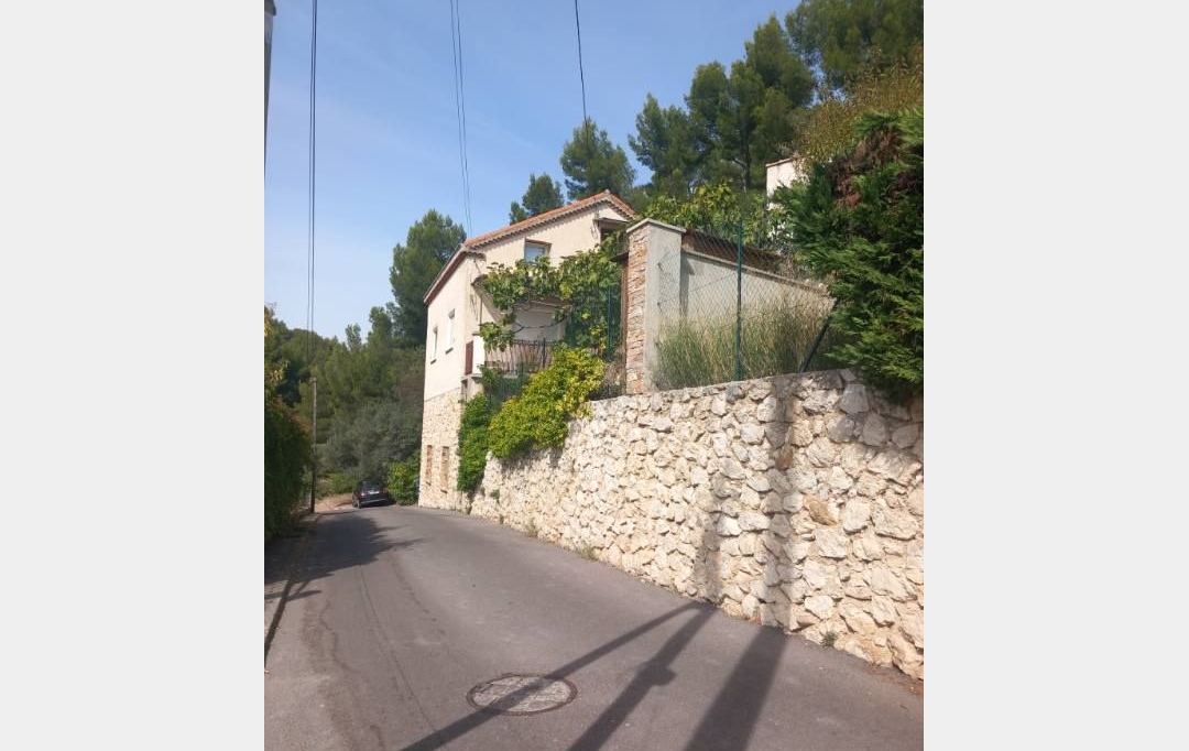 IMMOBILIERE ARTHUR : Appartement | PLAN-DE-CUQUES (13380) | 28 m2 | 795 &euro; 