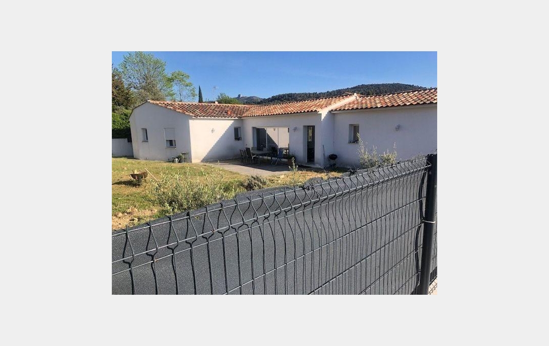 IMMOBILIERE ARTHUR : House | SIMIANE-COLLONGUE (13109) | 99 m2 | 2 230 &euro; 