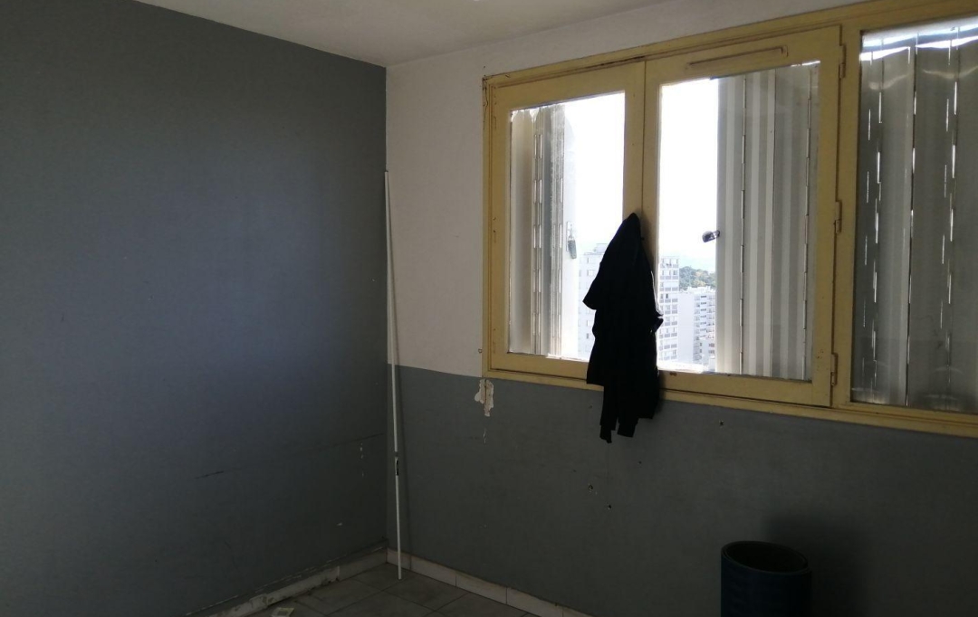 IMMOBILIERE ARTHUR : Appartement | MARSEILLE (13014) | 74 m2 | 64 000 € 